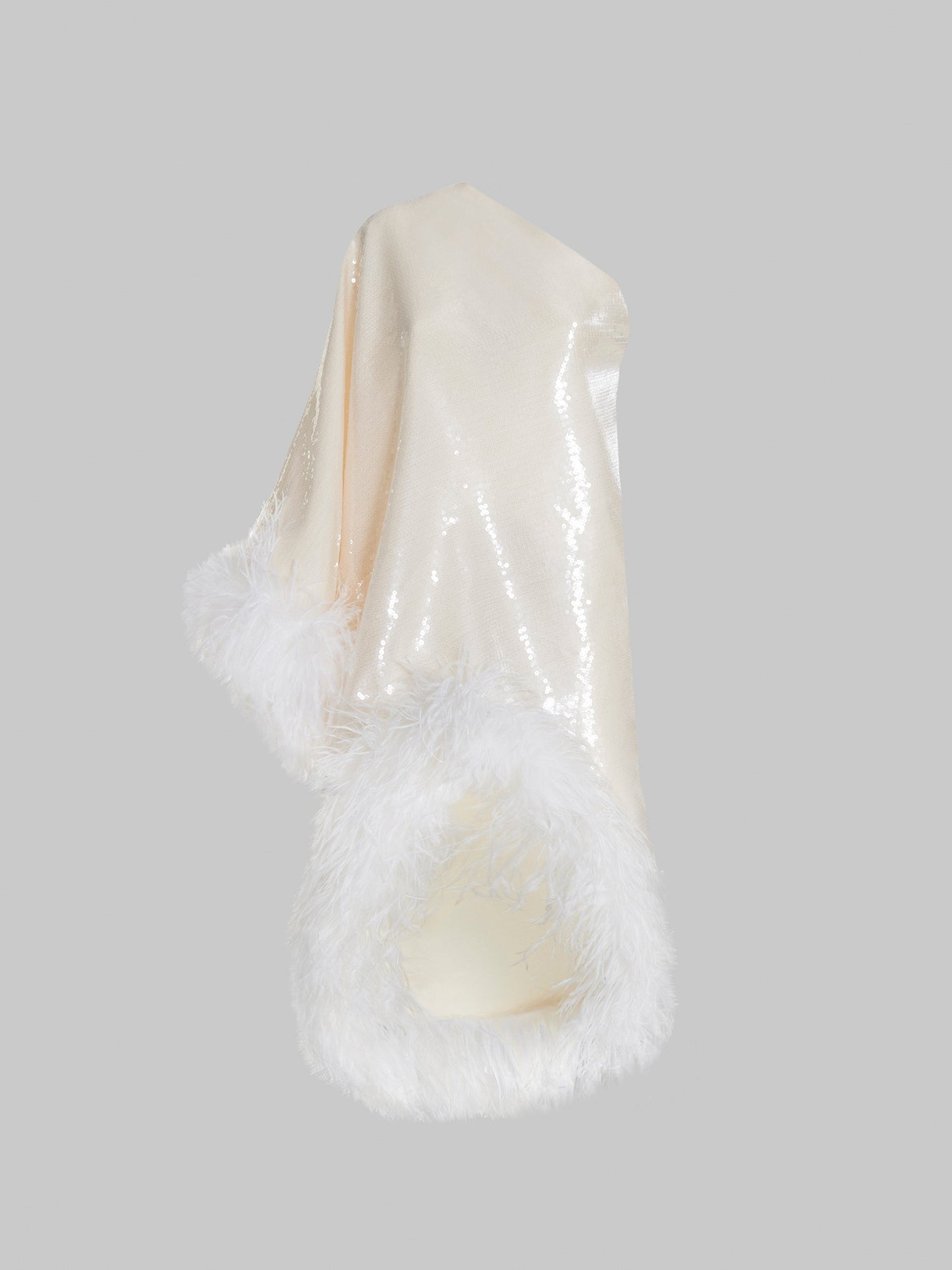 Nina One-Shoulder-Kleid in Champagner-Schimmer – mit Feder- und Paillettendetails