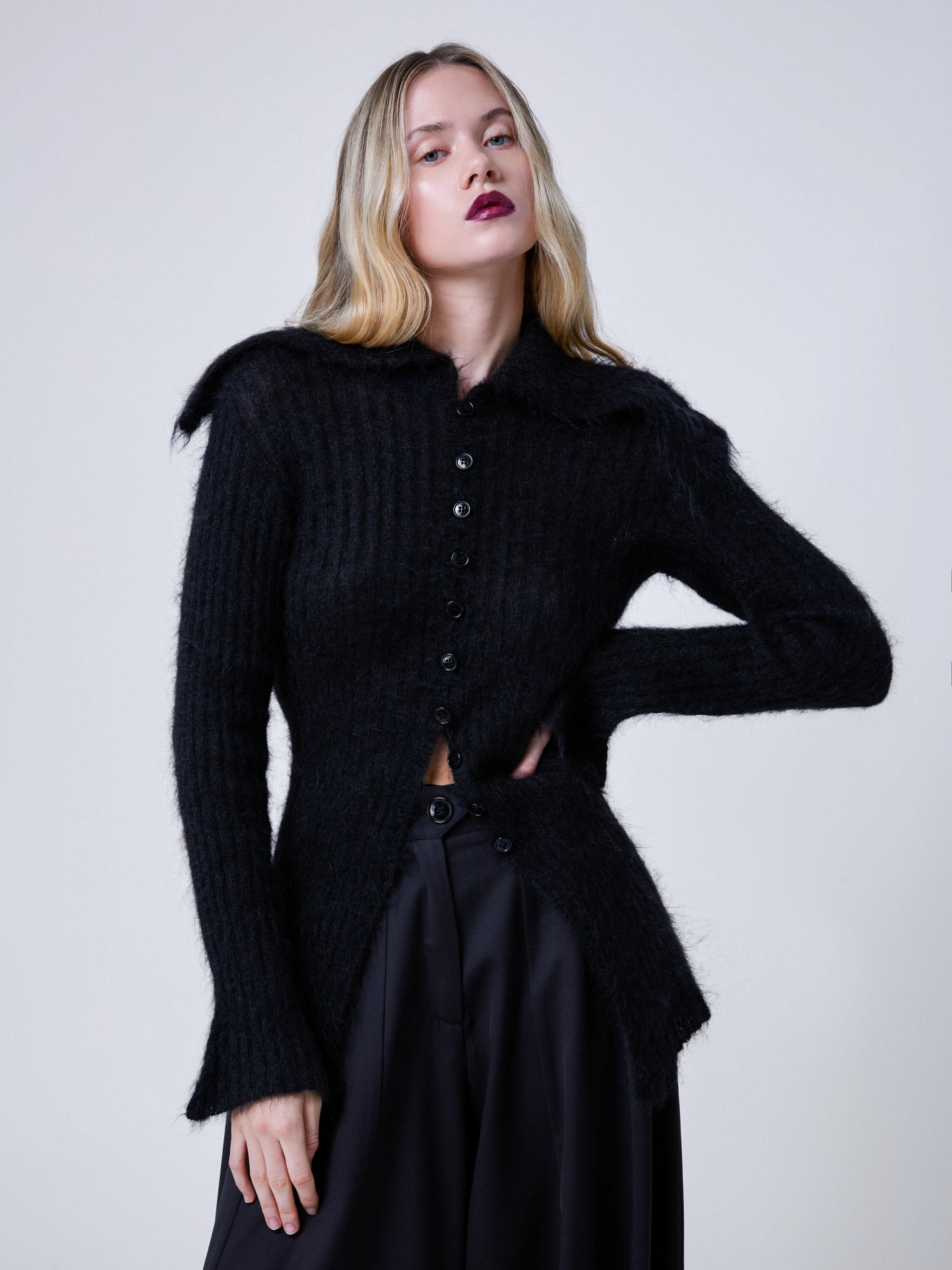 Mabel Cardigan in Schwarz Onyx – Mohair- und Alpakawolle