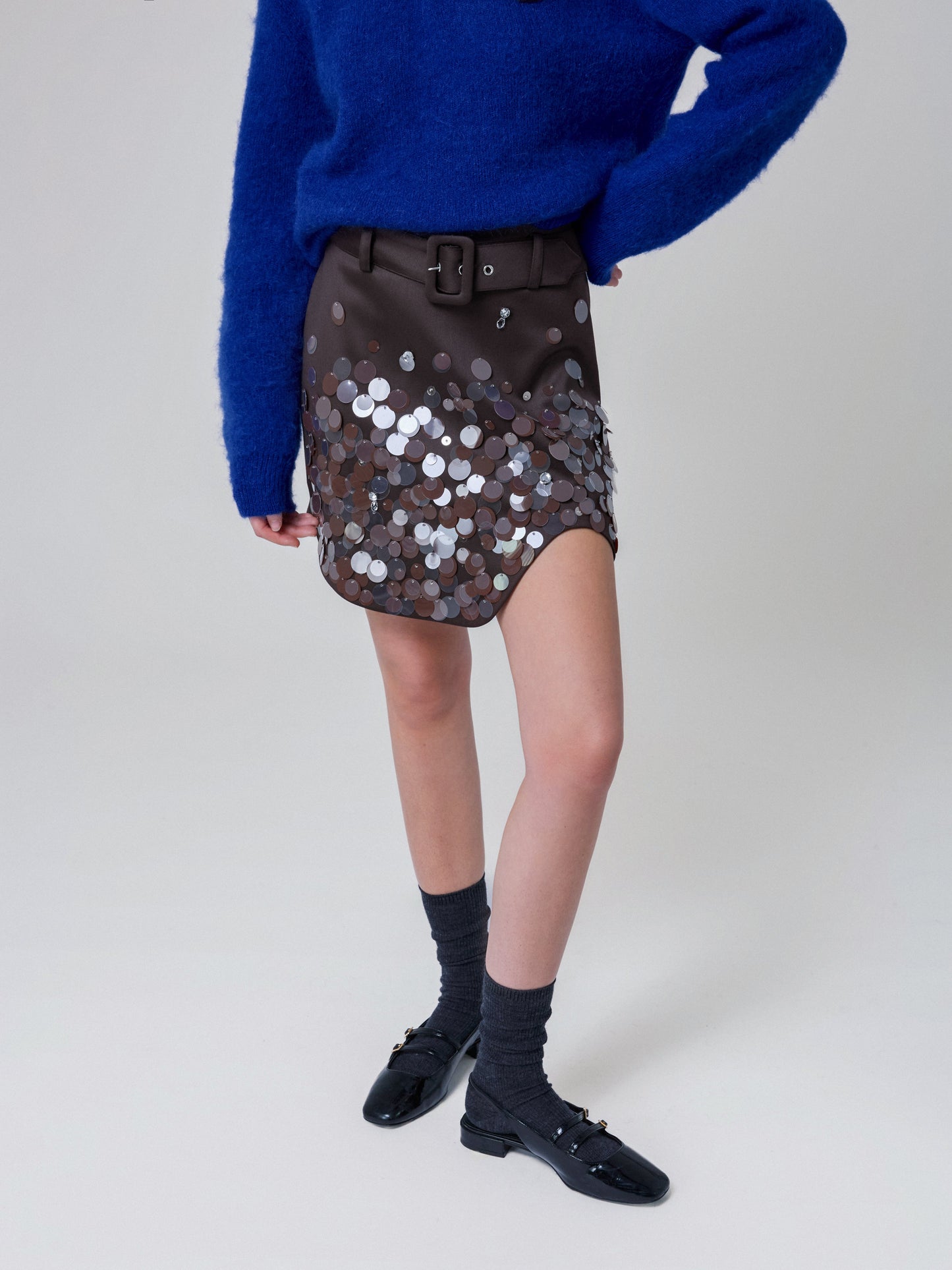 Tabitha Minirock in Kastanienbraun mit handgestickten Pailletten