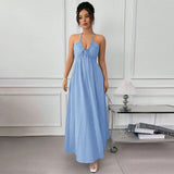Sommerblaues Neckholder-Kleid rückenfrei zum Schnüren an der Taille figurbetonend für den Strand