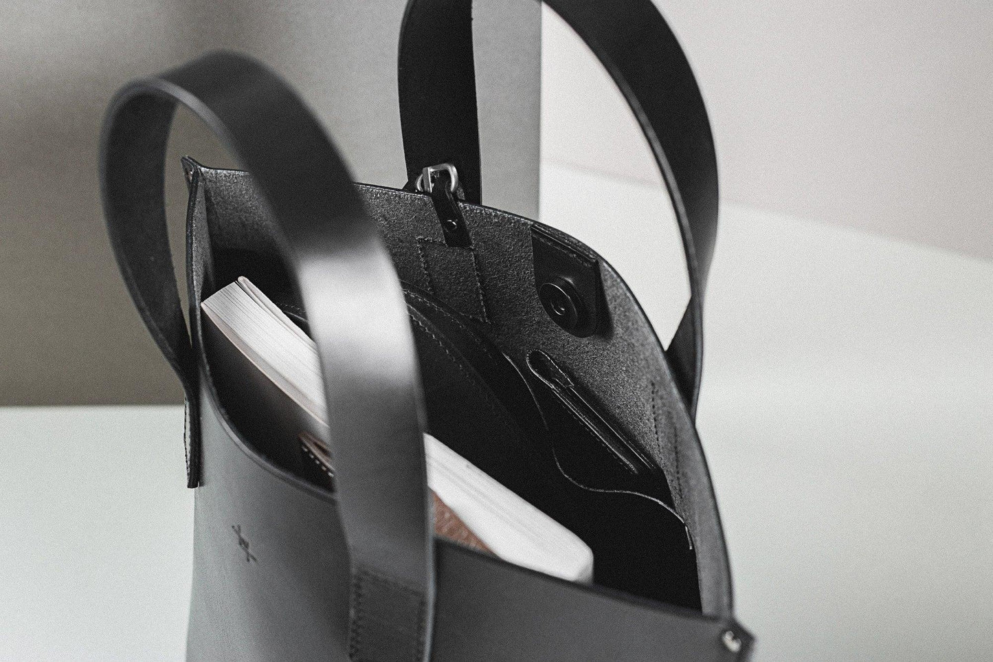 Model Bucket - Black - Aslook.com