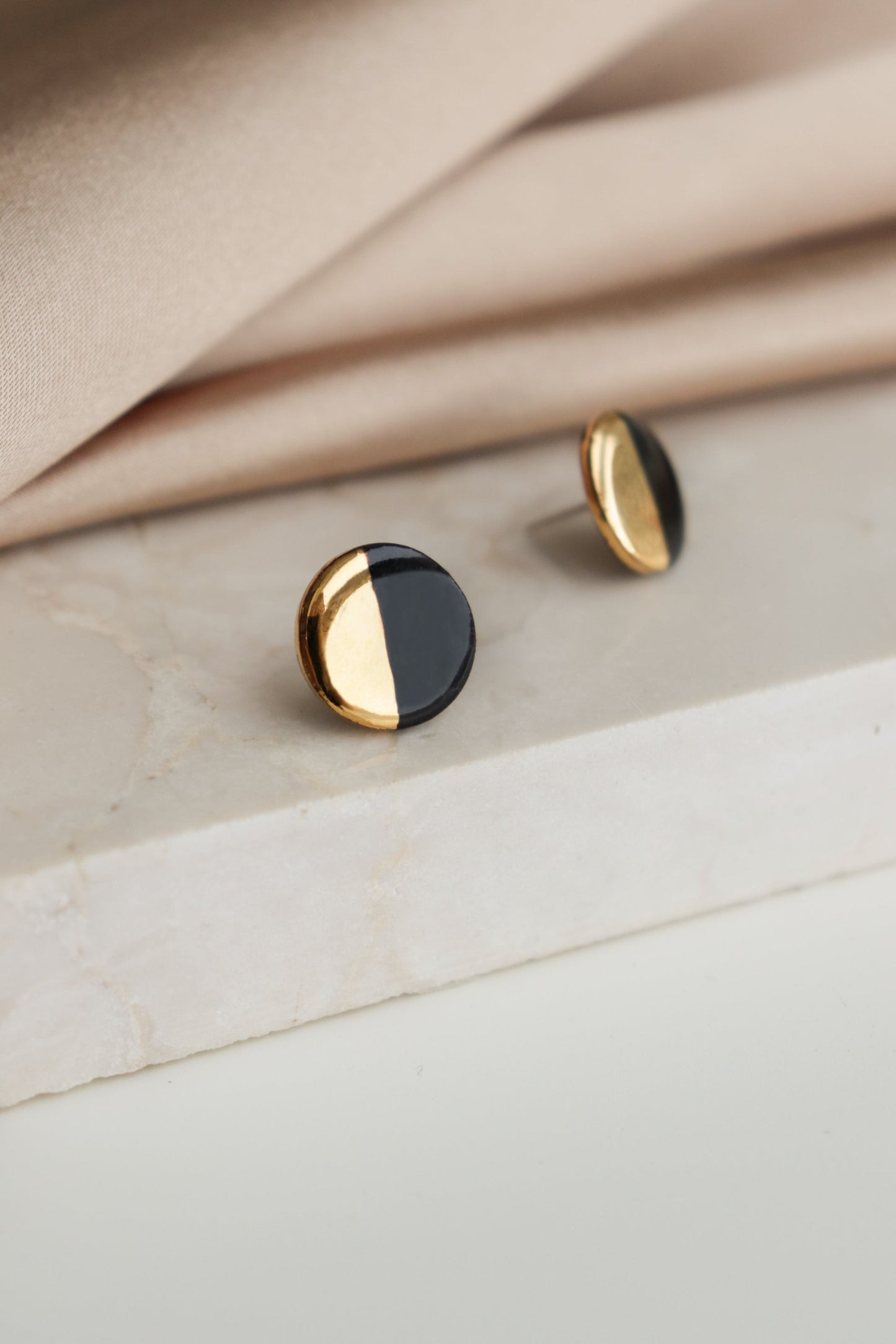 Porcelain Round Stud Earrings - Black and Gold